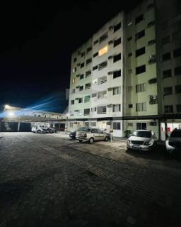 Apartamento à Venda com 2 Quartos no Bairro Marivan em Aracaju/SE