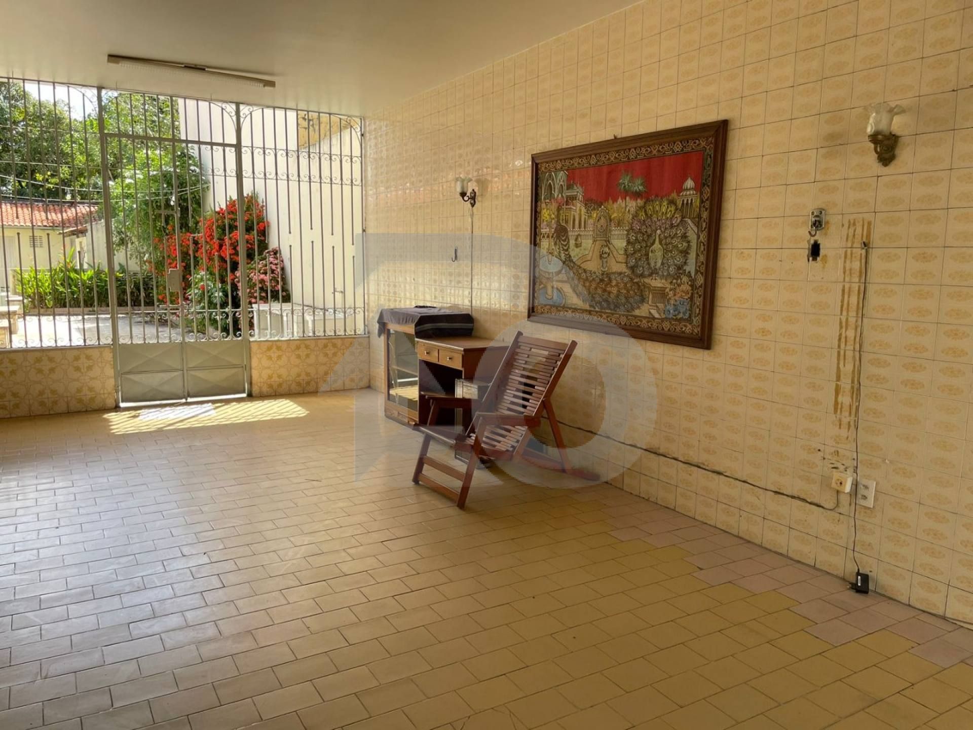 Casa Para Vender com 5 quartos 1 suíte no bairro Santo Antônio em Aracaju