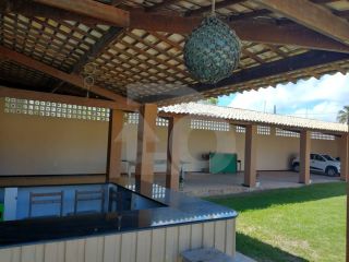 Casa com 3 Quartos, Piscina e Ampla Área Verde