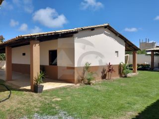Casa com 3 Quartos, Piscina e Ampla Área Verde