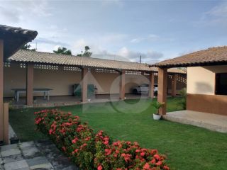 Casa com 3 Quartos, Piscina e Ampla Área Verde