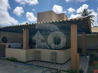 Casa com 3 Quartos, Piscina e Ampla Área Verde