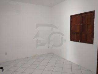 Casa com 3 Quartos, Piscina e Ampla Área Verde