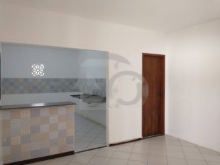 Casa com 3 Quartos, Piscina e Ampla Área Verde