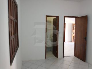 Casa com 3 Quartos, Piscina e Ampla Área Verde