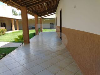 Casa com 3 Quartos, Piscina e Ampla Área Verde