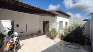 Casa Para Vender com 3 quartos 1 suíte no bairro Aruana em Aracaju