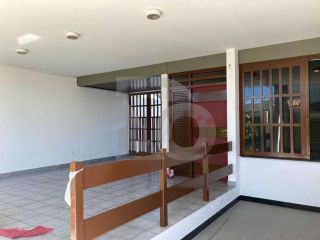 Casa Para Vender com 5 quartos 2 suítes no bairro Atalaia em Aracaju