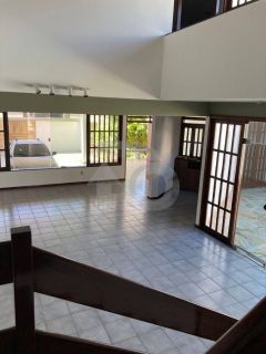 Casa Para Vender com 5 quartos 2 suítes no bairro Atalaia em Aracaju