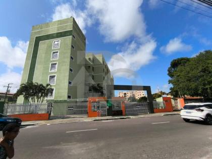 Apartamento Para Vender com 3 quartos 1 suíte no bairro Farolândia em Aracaju
