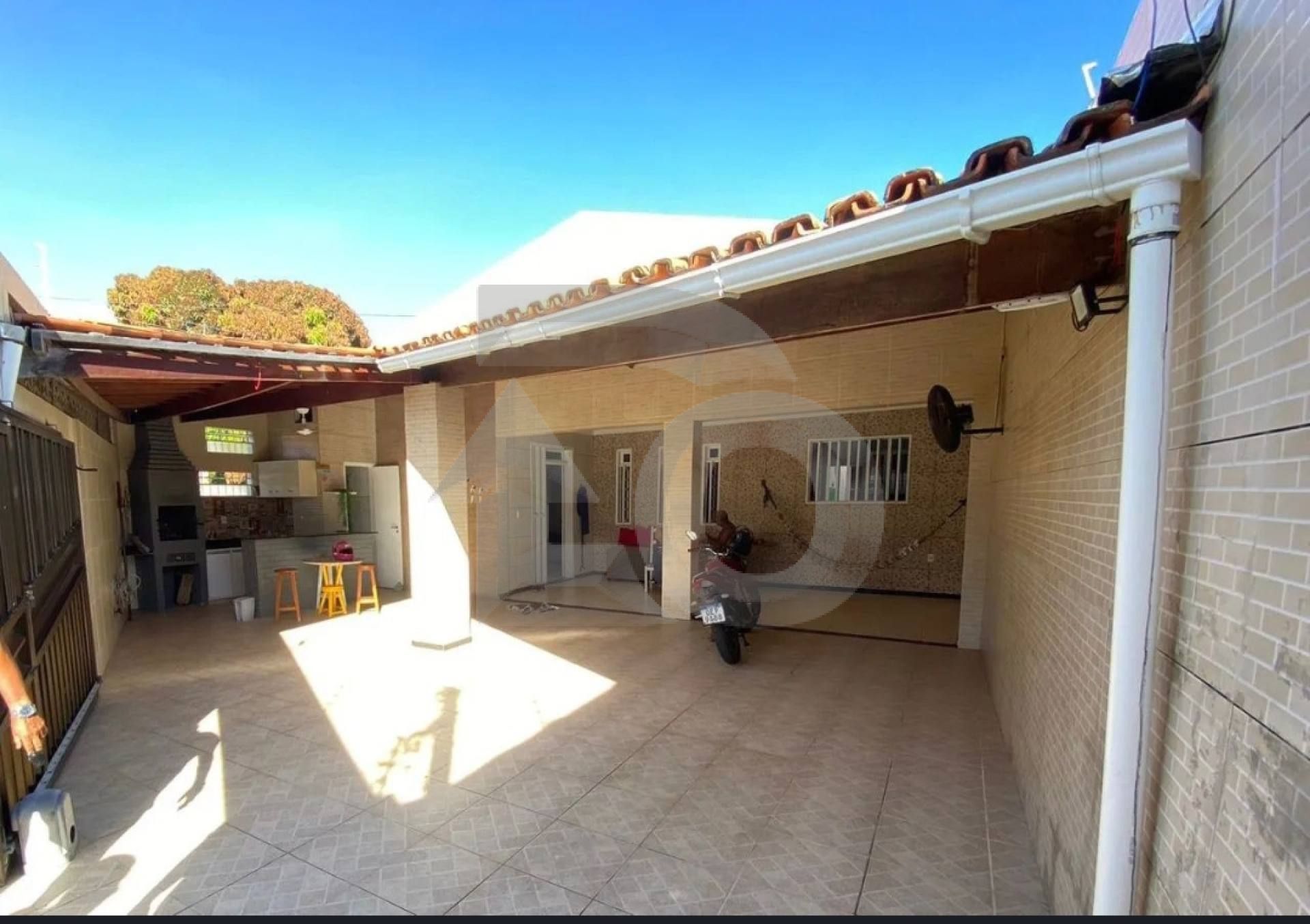 Casa Para Vender com 3 quartos 2 suítes no bairro Jabotiana em Aracaju