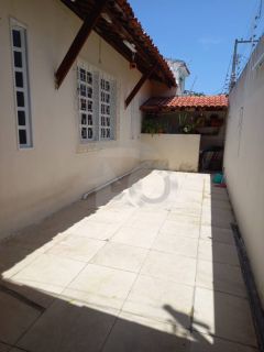 Casa Para Vender com 3 quartos 1 suíte no bairro Luzia em Aracaju