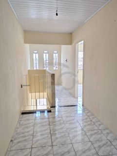 Casa Para Vender com 8 quartos 1 suíte no bairro Palestina em Aracaju (Aceita Proposta)