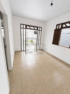 Casa Para Vender com 4 quartos no bairro Cirurgia em Aracaju