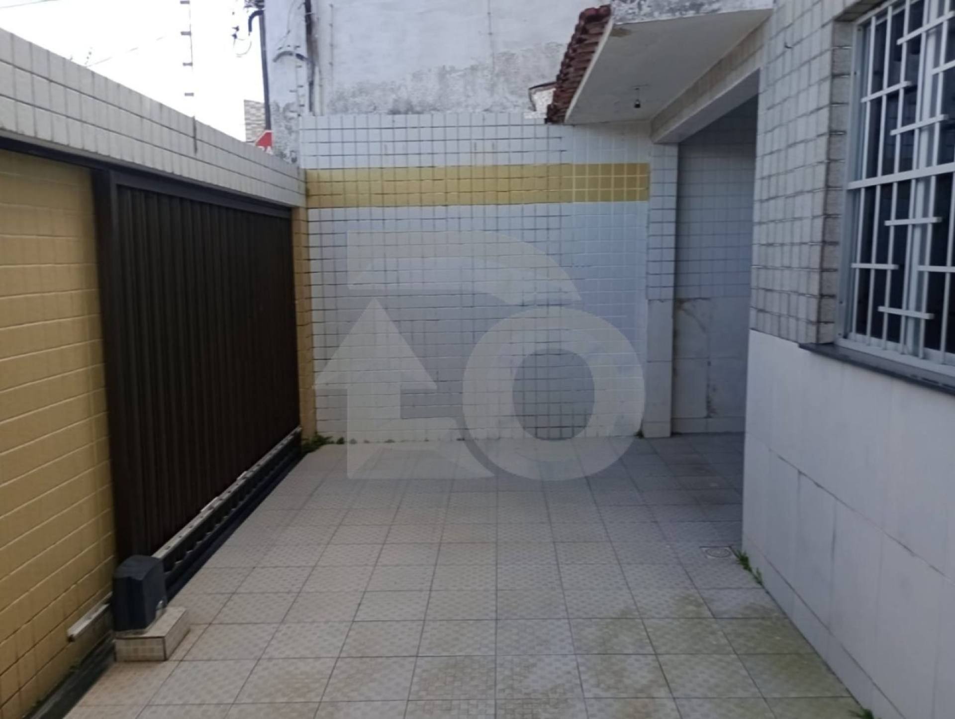 Casa Para Vender com 5 quartos 5 suítes no bairro Jabotiana em Aracaju