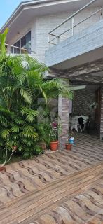 Casa Para Vender com 5 quartos 2 suítes no bairro Atalaia em Aracaju