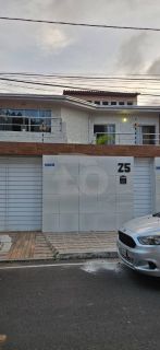 Casa Para Vender com 5 quartos 2 suítes no bairro Atalaia em Aracaju