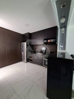 Casa Para Vender com 4 quartos 1 suíte no bairro Coroa do Meio em Aracaju