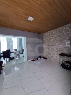 Casa Para Vender com 4 quartos 1 suíte no bairro Coroa do Meio em Aracaju