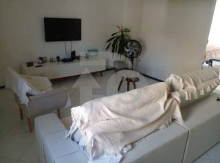 Casa para vender com 4 quartos sendo 3 suítes no Bairro Farolândia em Aracaju.