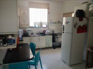 Casa para vender com 4 quartos sendo 3 suítes no Bairro Farolândia em Aracaju.