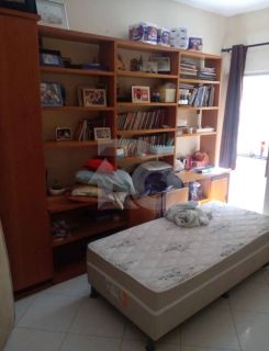 Casa para vender com 4 quartos sendo 3 suítes no Bairro Farolândia em Aracaju.