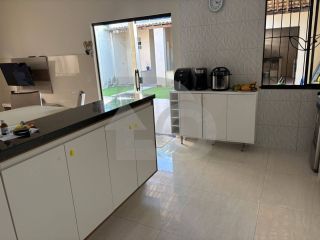 Casa Para Vender com 4 quartos 1 suíte no bairro Aruana em Aracaju