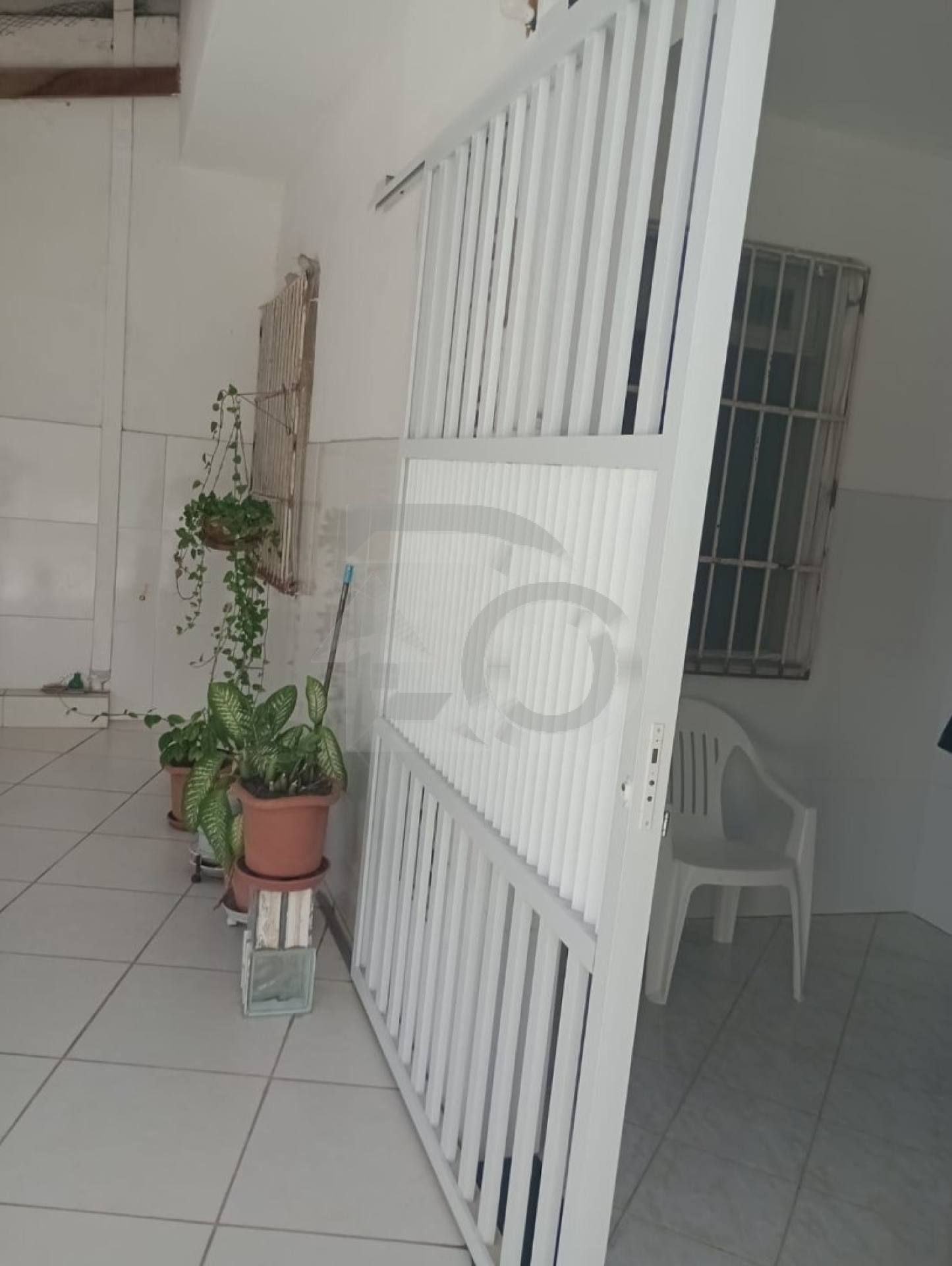Casa Para Vender com 6 quartos 2 suítes no bairro Jabotiana em Aracaju