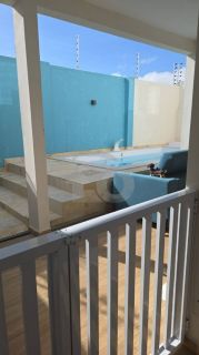 Casa Para Vender com 3 quartos 2 suítes no bairro Atalaia em Aracaju