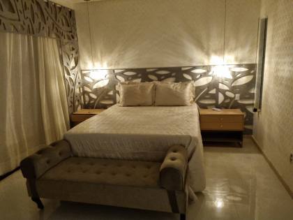 Casa de Condomínio Para Vender com 4 quartos 3 suítes no bairro Robalo em Aracaju