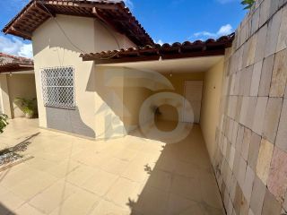 Casa Para Vender com 3 quartos 1 suíte no bairro Aruana em Aracaju