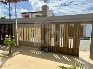 Casa Para Vender com 3 quartos 1 suíte no bairro Aruana em Aracaju