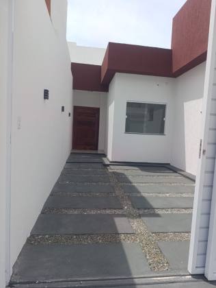 Excelente casa 2/4 sendo um suíte, cozinha americana, sala estar/jantar, varanda gourmet, churrasqueira  no Luar da Barra 02, próximo a praia