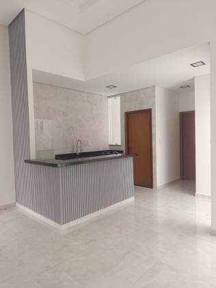 Excelente casa 2/4 sendo um suíte, cozinha americana, sala estar/jantar, varanda gourmet, churrasqueira  no Luar da Barra 02, próximo a praia