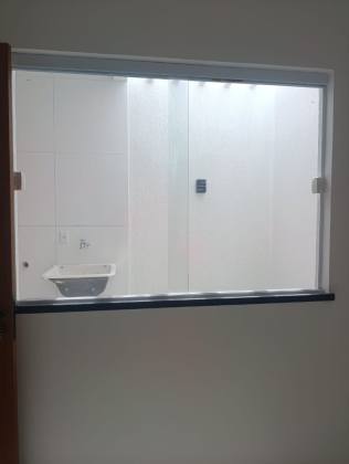 Excelente casa 2/4 sendo um suíte, cozinha americana, sala estar/jantar, varanda gourmet, churrasqueira  no Luar da Barra 02, próximo a praia