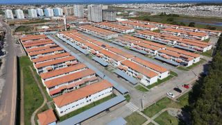 Apartamento à venda no Condomínio Rio Barra Mais Viver Barra dos Coqueiros 2/4 sendo 1 suíte e varanda