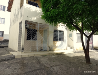 Casa de Condomínio Para Vender com 2 quartos no bairro Jabotiana em Aracaju