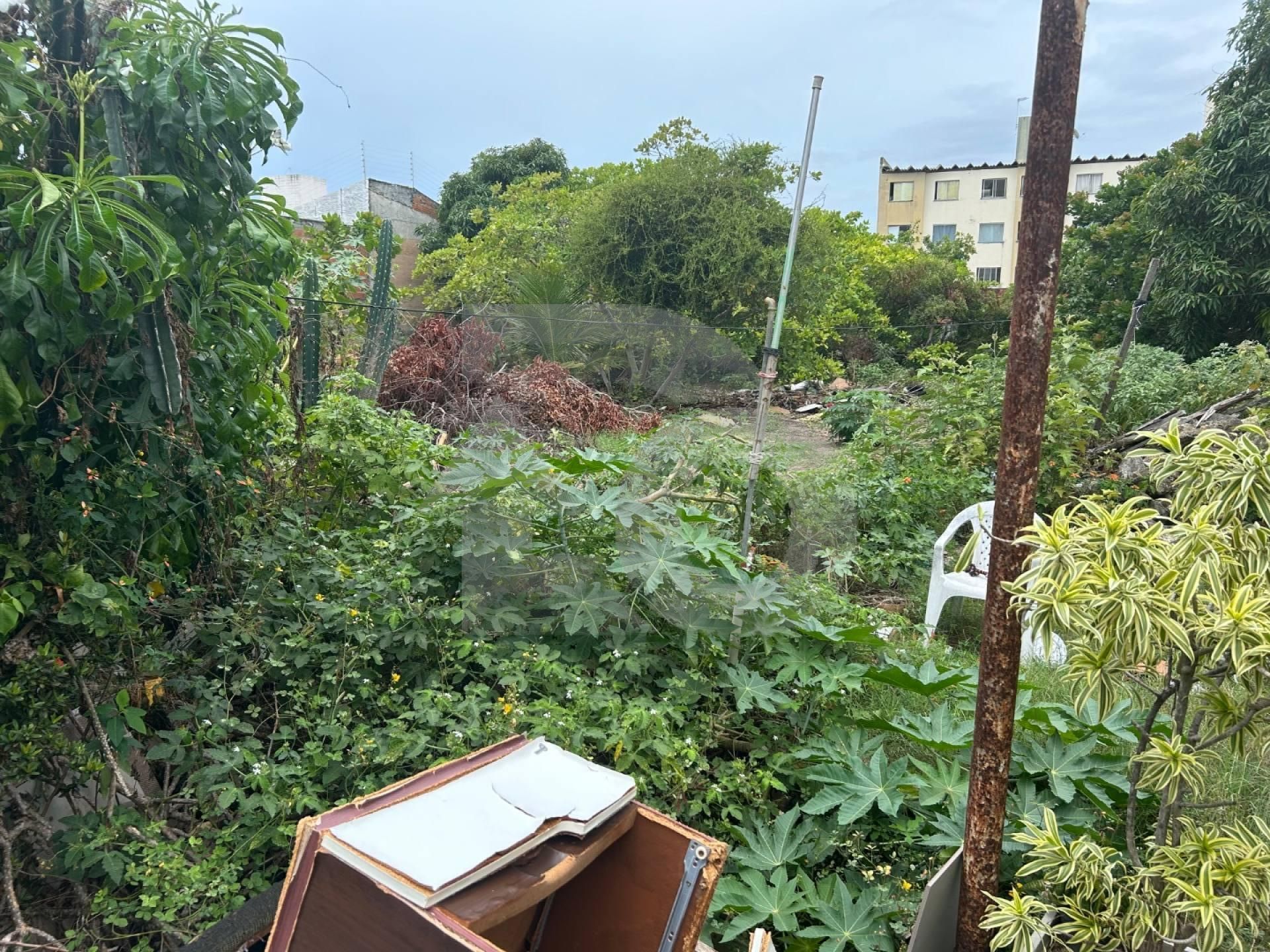 Lote / Terreno de Bairro Para Vender no bairro Farolândia em Aracaju