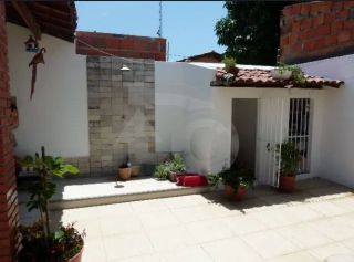 Casa Para Vender com 2 quartos 1 suítes no bairro Escolha um bairro... em Aracaju