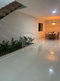 Casa Para Vender com 5 Quartos, sendo 1 suíte no Bairro São José dos Náufragos.