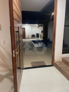 Casa Para Vender com 5 Quartos, sendo 1 suíte no Bairro São José dos Náufragos.