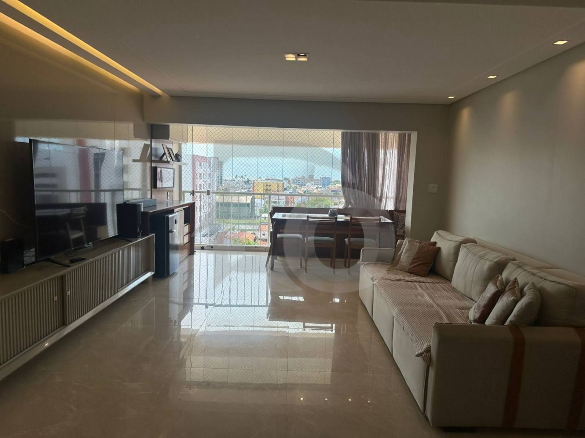 Apartamento Para Vender no Condomínio Pátio Coroa do Meio.