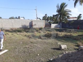 Lote/Terreno em Rua Pública Para Vender no Bairro São José dos Náufragos