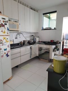 Casa de Condomínio Para Vender com 4 quartos 1 suítes no bairro Coroa do Meio em Aracaju