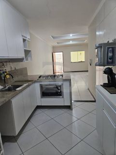 Casa Para Vender com 3 quartos 1 suítes no bairro Atalaia em Aracaju