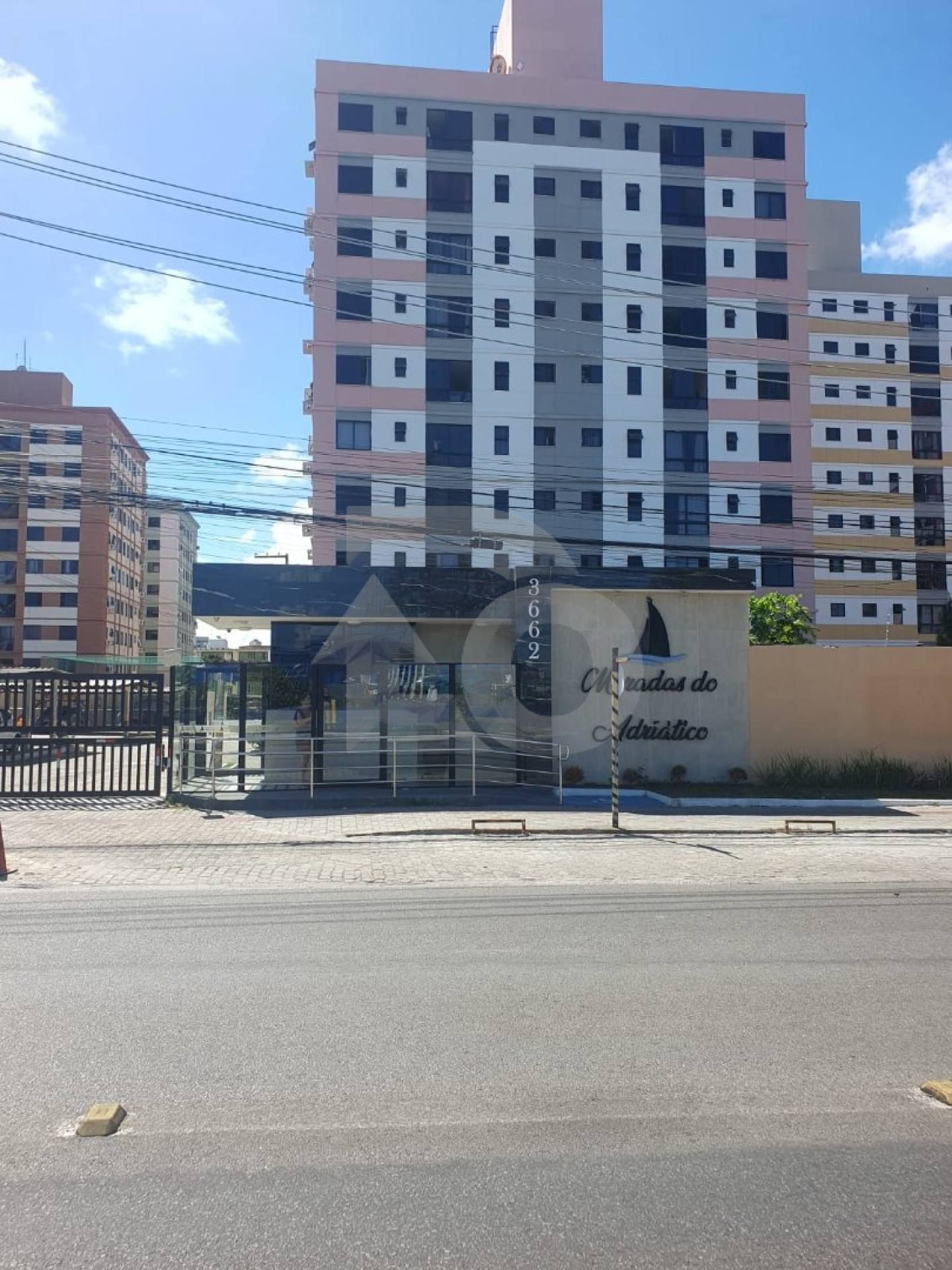 APARTAMENTO COM 2 QUARTOS, NO CONDOMÍNIO MORADAS DO ADRIÁTICO NO LUZIA