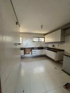 Apartamento Para Vender com 4 Quartos, sendo 3 Suítes no Bairro Grageru em Aracaju