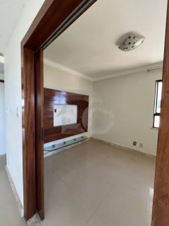 Apartamento Para Vender com 4 Quartos, sendo 3 Suítes no Bairro Grageru em Aracaju