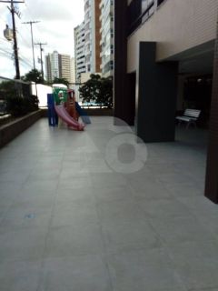 Apartamento Para Vender com 4 Quartos, sendo 3 Suítes no Bairro Grageru em Aracaju