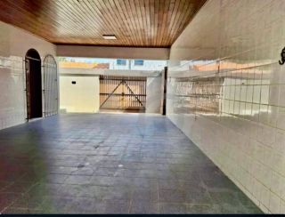 Casa para vender com 4 Quartos, sendo 1 Suíte no Bairro Atalaia em Aracaju